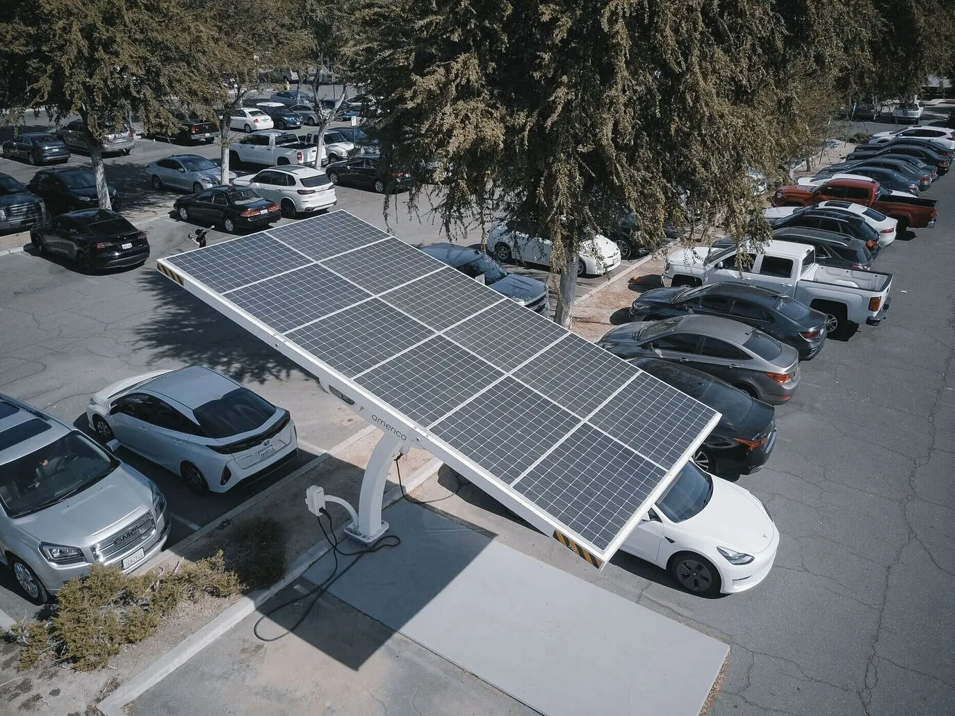 Bornes de recharge et panneaux solaires : comment optimiser l'autoconsommation ?